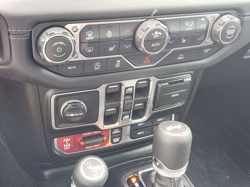 New 2026 Jeep Wrangler Unlimited Rubicon AWD/4WD image 18