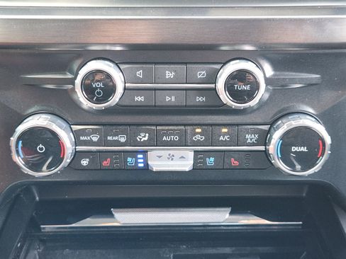 Used 2023 Ford F250 Lariat w/ Lariat Ultimate Package AWD/4WD image 19