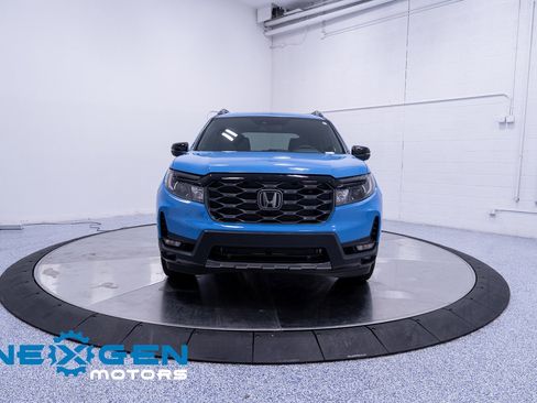 Used 2025 Honda Passport TrailSport image 4