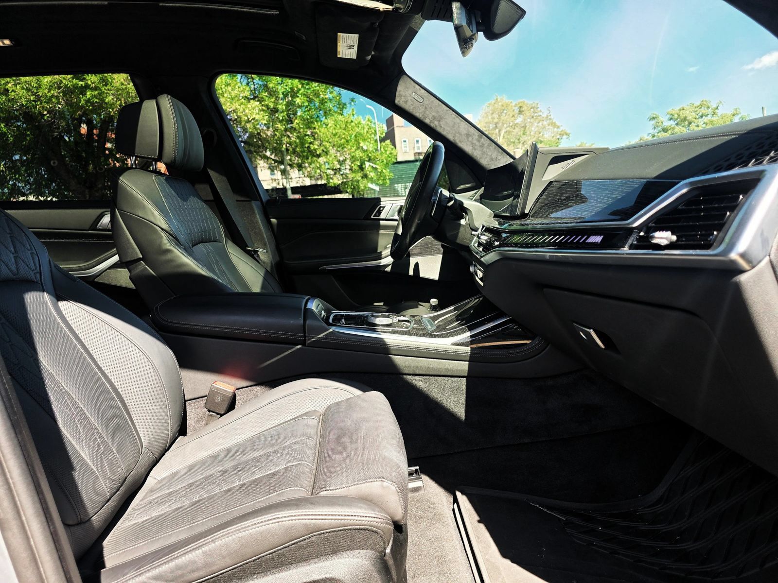 Used 2024 BMW X7 M60i w/ Executive Package AWD/4WD image 39