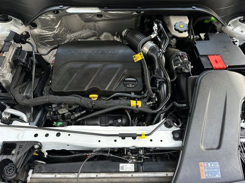 Used 2024 Chevrolet Trax LS FWD image 31