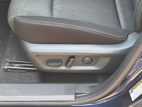Used 2026 Nissan Rogue SV AWD/4WD image 18