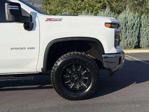 Used 2024 Chevrolet Silverado 2500 LT w/ Convenience Package AWD/4WD image 6