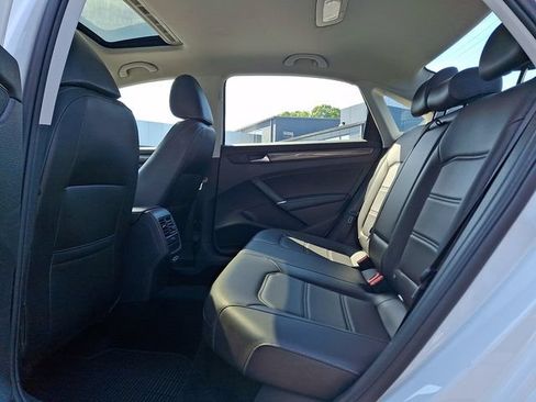 Used 2020 Volkswagen Passat 2.0T R-Line FWD image 11