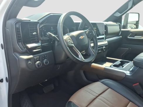 Used 2024 Chevrolet Silverado 2500 High Country w/ High Country Premium Package AWD/4WD image 17