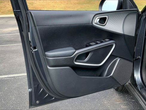 Used 2022 Kia Soul LX w/ Technology Package FWD image 20