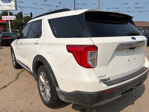 Used 2021 Ford Explorer XLT w/ Equipment Group 202A AWD/4WD image 3