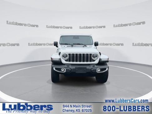 Used 2025 Jeep Wrangler Sahara AWD/4WD image 3