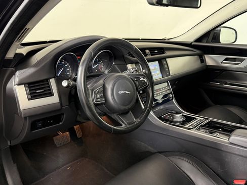 Used 2017 Jaguar XF Premium AWD/4WD image 4
