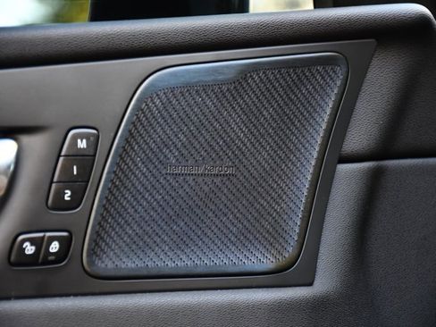 Used 2022 Volvo XC60 B5 Inscription w/ Protection Package Premier image 11