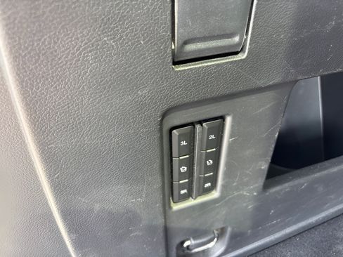 Used 2024 Ford Expedition XLT RWD image 38