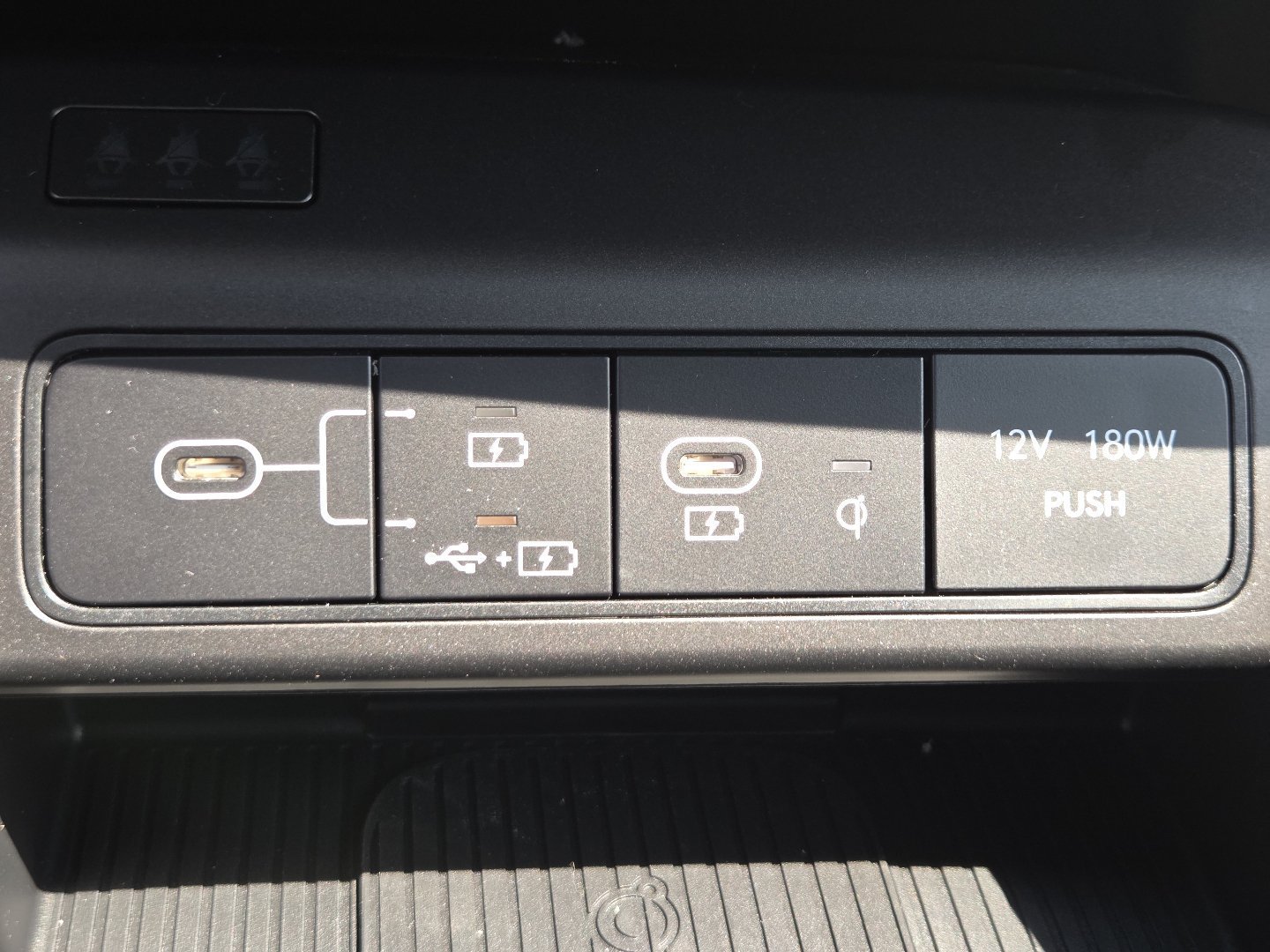 New 2026 Hyundai Kona Limited AWD/4WD image 13