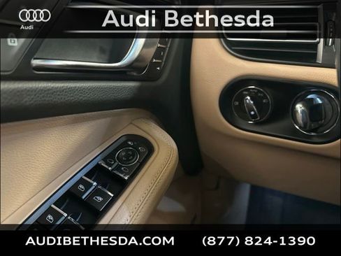 Used 2020 Porsche Macan AWD/4WD image 22