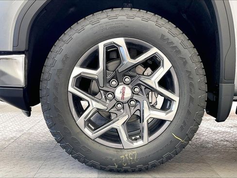 New 2026 GMC Sierra 1500 SLT w/ SLT Premium Package image 14