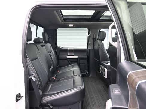 Used 2021 Ford F250 Lariat w/ Tremor Off-Road Package AWD/4WD image 12