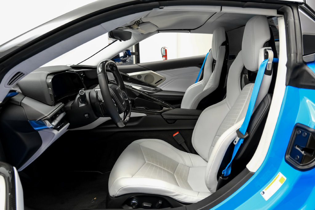 Used 2025 Chevrolet Corvette Z06 RWD image 9