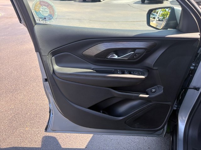 Used 2023 GMC Terrain SLE w/ Driver Convenience Package FWD image 18