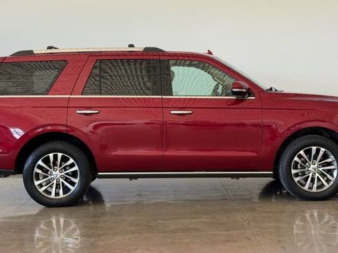 Used 2018 Ford Expedition Limited w/ Equipment Group 301A RWD image 8