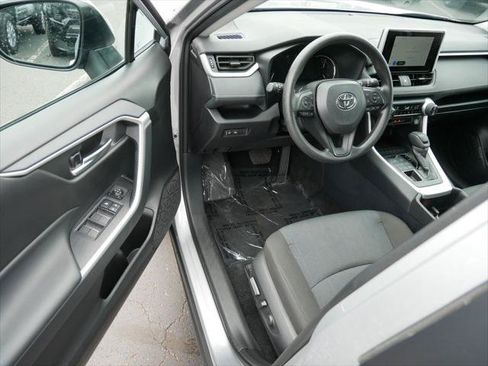 Certified 2025 Toyota RAV4 XLE AWD/4WD image 10