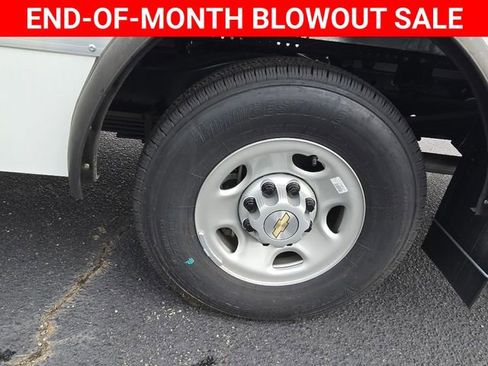 New 2024 Chevrolet Express 3500 w/ Power Convenience Package image 16
