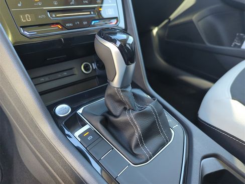 New 2026 Volkswagen Taos SE image 38