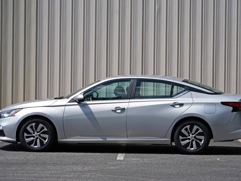 Used 2021 Nissan Altima 2.5 S FWD image 41