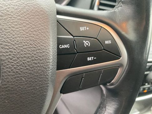 Used 2019 Jeep Grand Cherokee Altitude image 43
