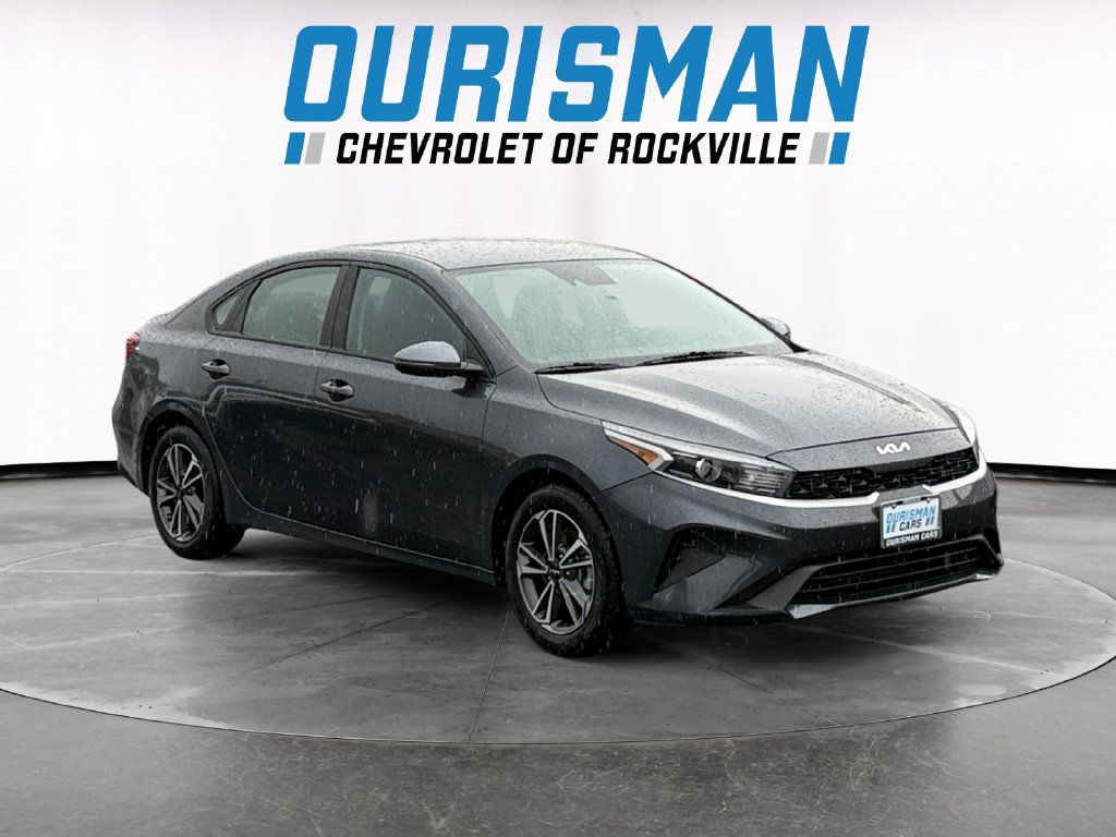 Used 2023 Kia Forte LXS w/ LXS Technology Package FWD image 1