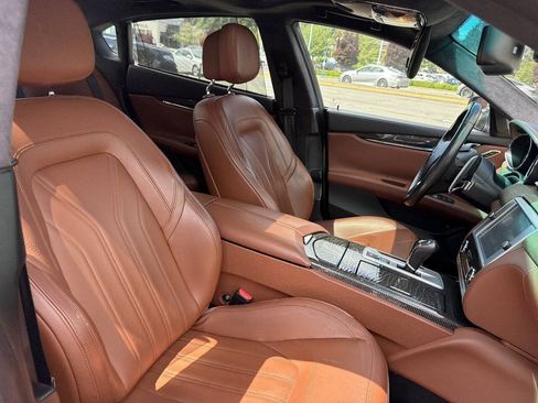 Used 2015 Maserati Quattroporte S Q4 AWD/4WD image 17