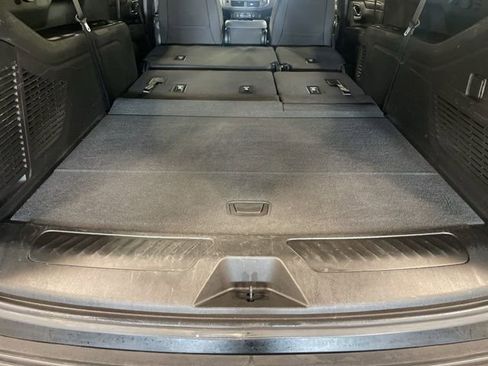 Used 2023 Chevrolet Suburban LS image 45