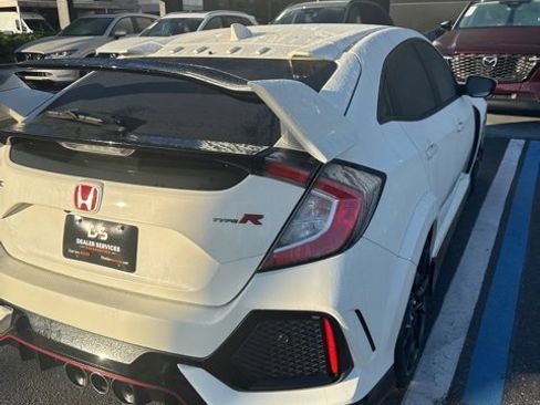 Used 2019 Honda Civic Type R image 6