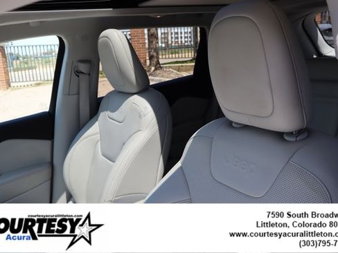 Used 2019 Jeep Cherokee Limited w/ Luxury Group AWD/4WD image 22