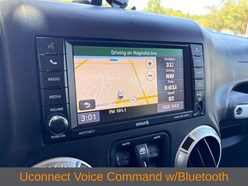 Used 2018 Jeep Wrangler Unlimited Sahara w/ Connectivity Group AWD/4WD image 16