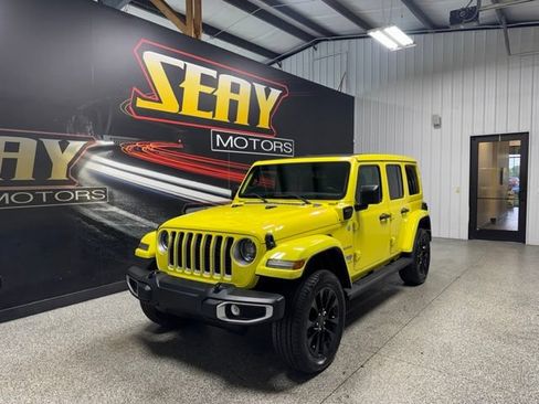 Used 2023 Jeep Wrangler Unlimited Sahara w/ Cold Weather Group AWD/4WD image 1