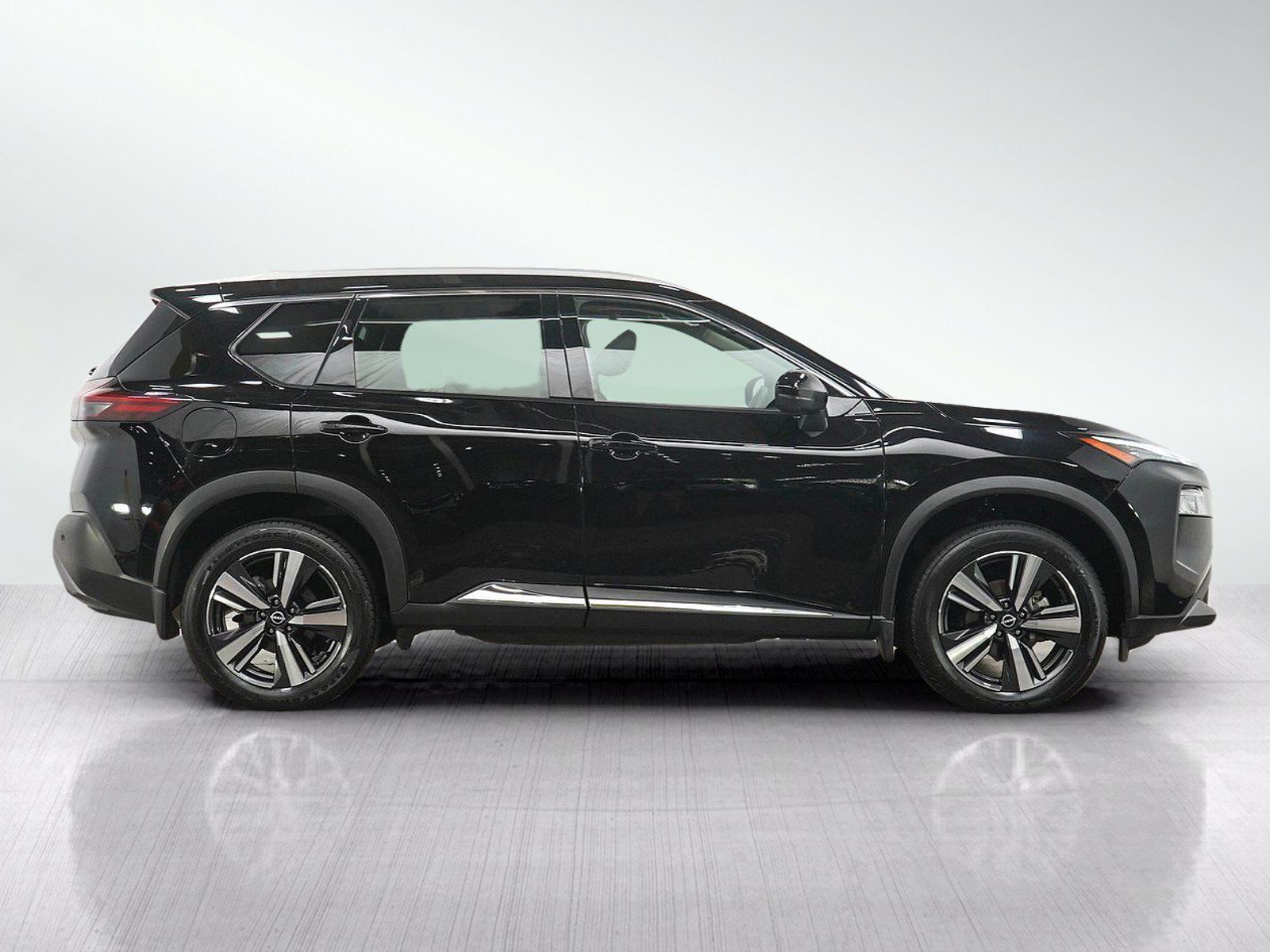 Used 2023 Nissan Rogue SL AWD/4WD image 6