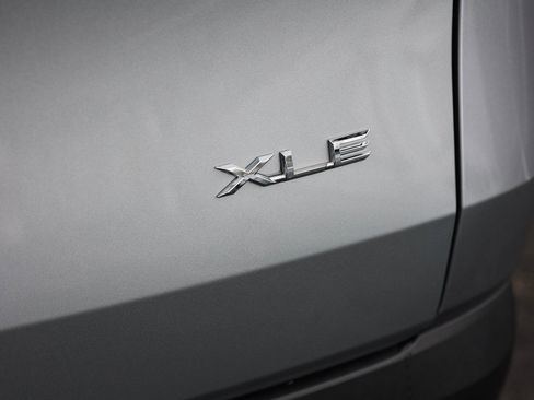 Used 2025 Toyota Grand Highlander AWD image 10