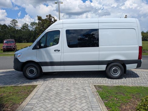 New 2025 Mercedes-Benz Sprinter 2500 image 8