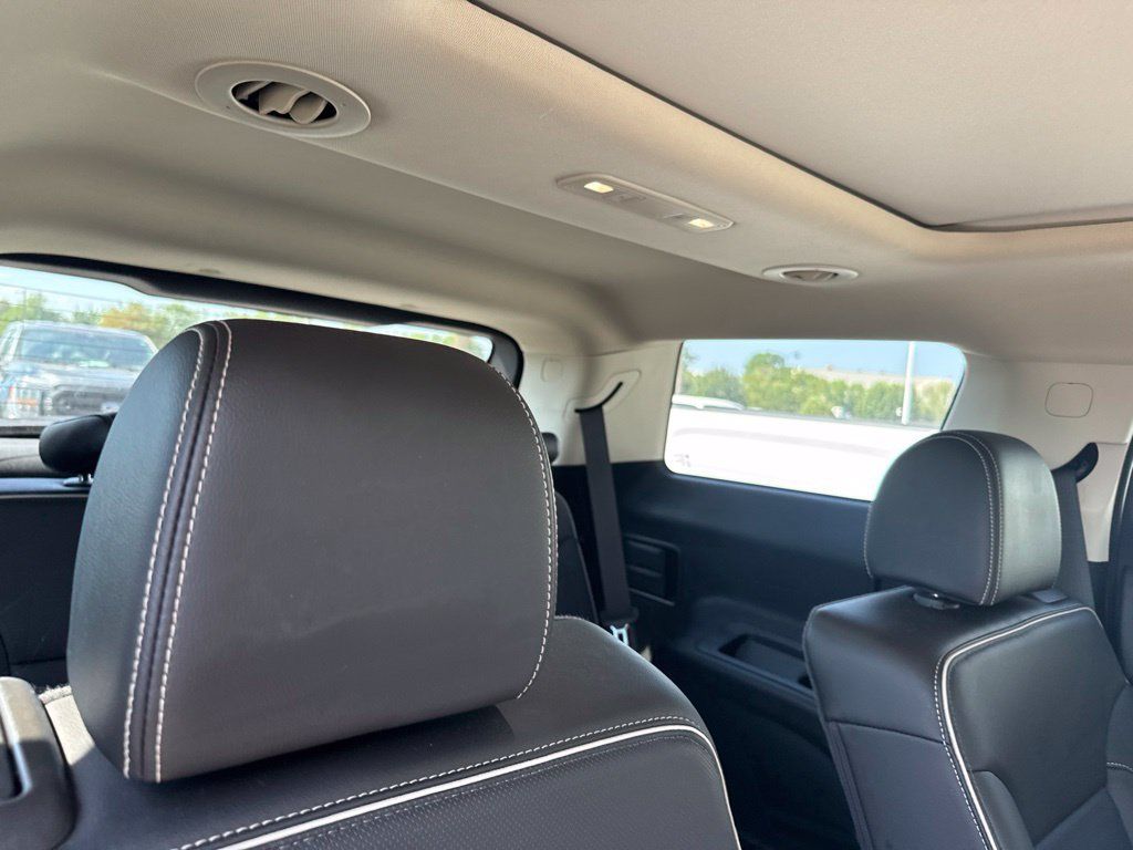 Used 2020 GMC Acadia Denali w/ Technology Package FWD image 20