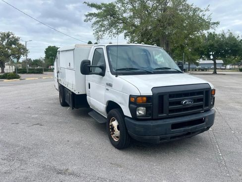 Used 2012 Ford E-450 and Econoline 450 Super Duty image 7
