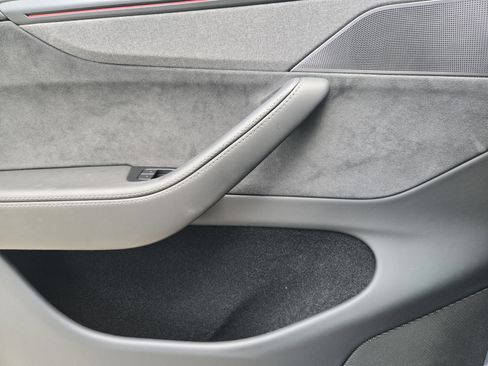 Used 2026 Tesla Model Y 2WD image 16