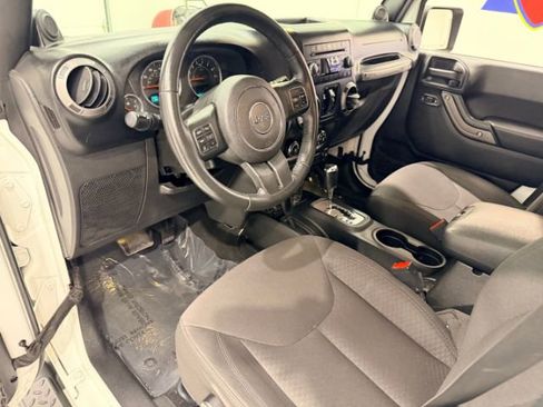 Used 2014 Jeep Wrangler Unlimited Sport w/ Quick Order Package 24S AWD/4WD image 22