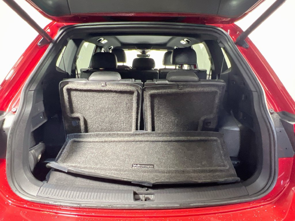 Used 2024 Volkswagen Tiguan SE R-Line FWD image 32