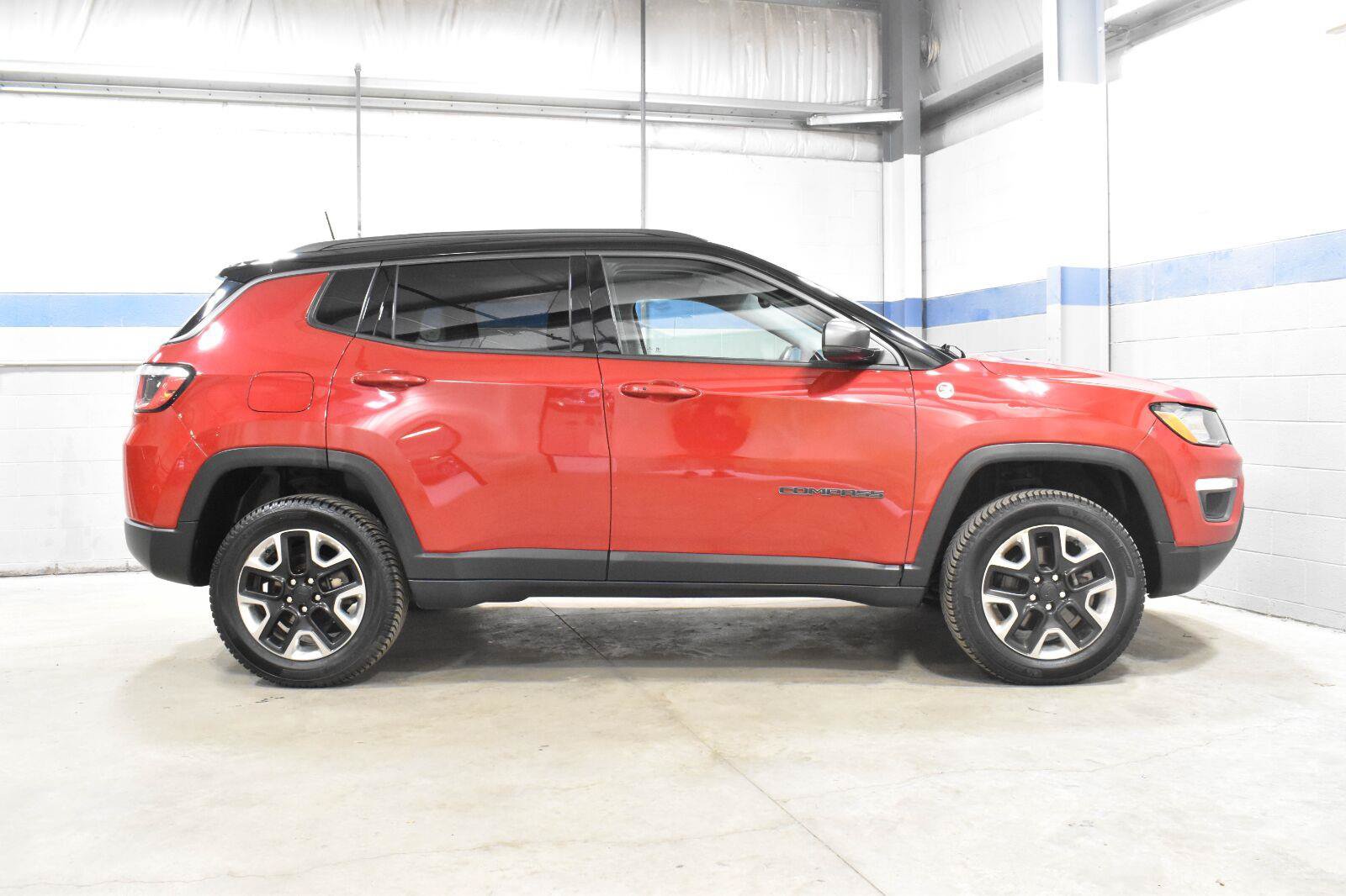 Used 2017 Jeep Compass Trailhawk w/ Leather Interior Group AWD/4WD image 28