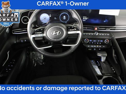 Certified 2025 Hyundai Elantra SEL image 5