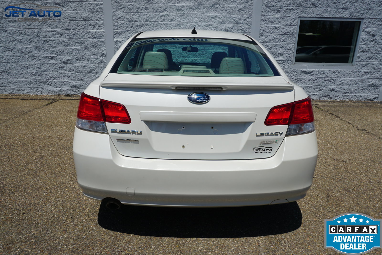 Used 2011 Subaru Legacy 2.5i Limited w/ Appearance Package 1H AWD/4WD image 15