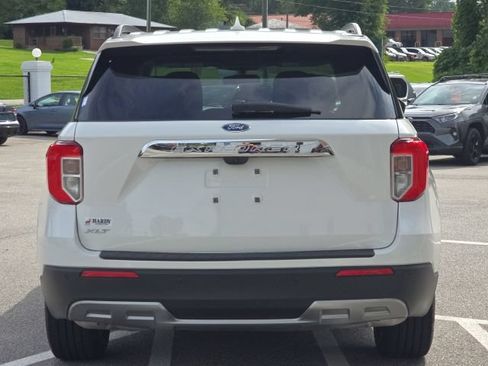 Used 2023 Ford Explorer XLT w/ Equipment Group 202A RWD image 4