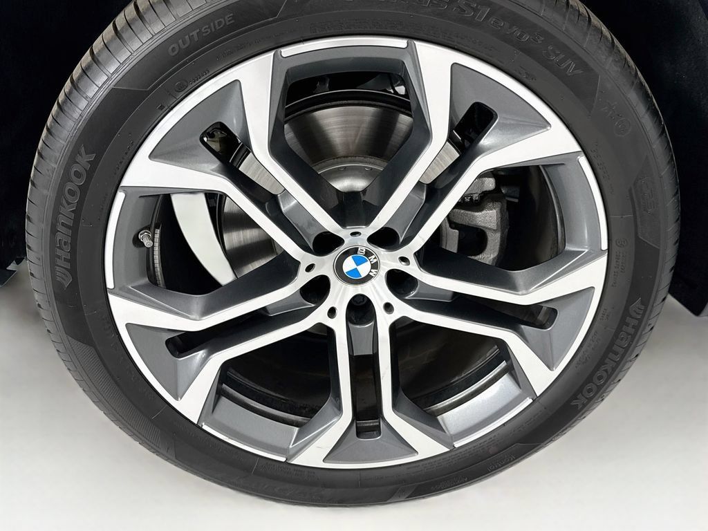 Used 2026 BMW X5 sDrive40i w/ Parking Assistance Package RWD image 32