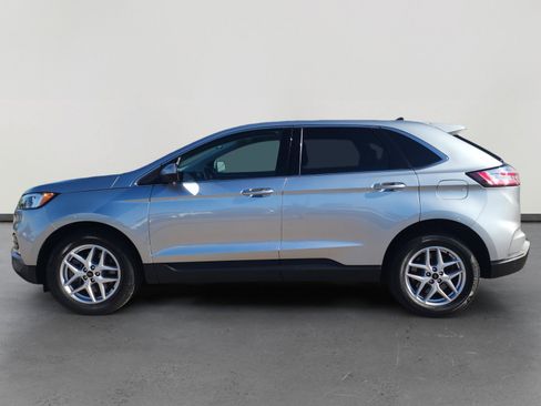 Used 2024 Ford Edge SEL w/ Convenience Package image 2