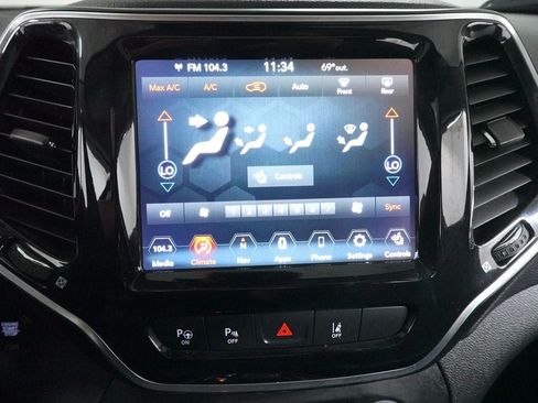 Used 2021 Jeep Cherokee Limited w/ Elite Package AWD/4WD image 19