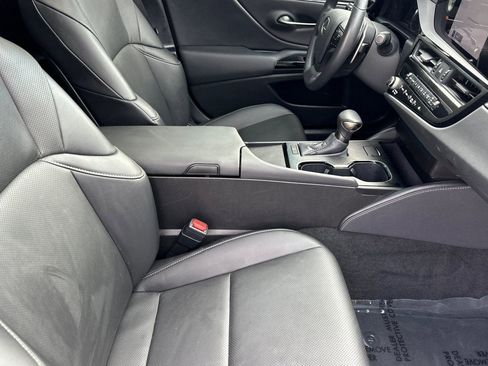 Certified 2025 Lexus ES 350 image 31